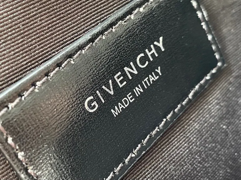 - Bags - 086 Givenchy Modern IoT-powered CC Bags 
