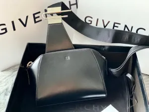 - Bags - 086 Givenchy Modern IoT-powered CC Bags 