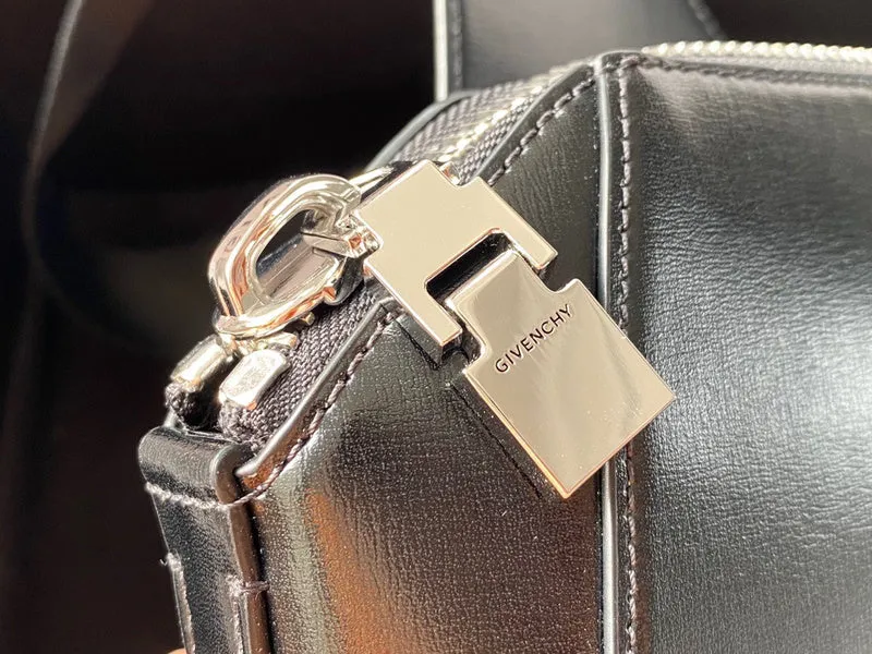 - Bags - 086 Givenchy Modern IoT-powered CC Bags 