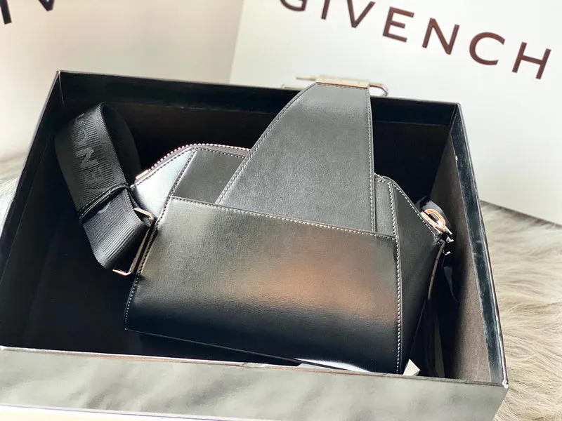- Bags - 086 Givenchy Modern IoT-powered CC Bags 