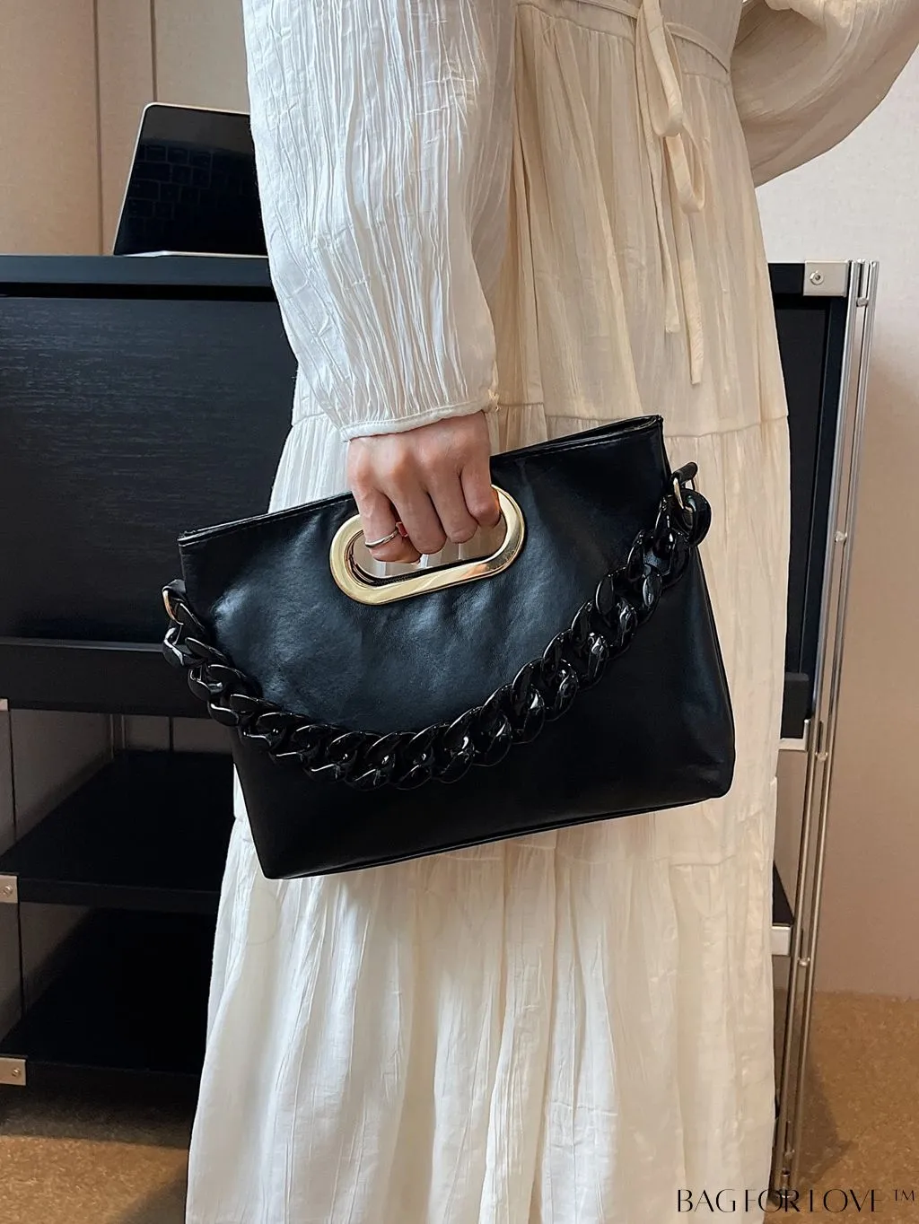 BagForLove - Classic Retro Texture Chain Crossbody Bag with Soft PU Handbag Decoration