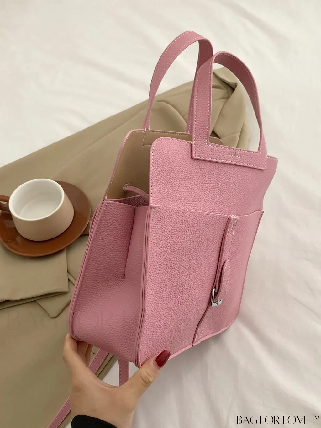 BagForLove - Stylish Handbag with Customizable Shoulder Strap - Contemporary Fashion Accessory