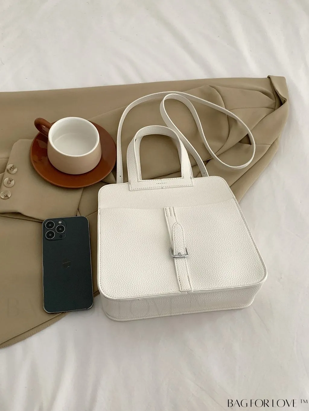 BagForLove - Stylish Handbag with Customizable Shoulder Strap - Contemporary Fashion Accessory