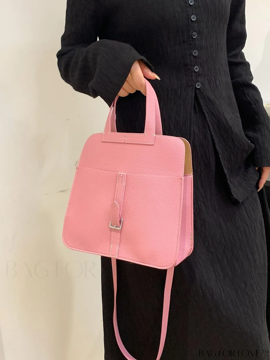 BagForLove - Stylish Handbag with Customizable Shoulder Strap - Contemporary Fashion Accessory
