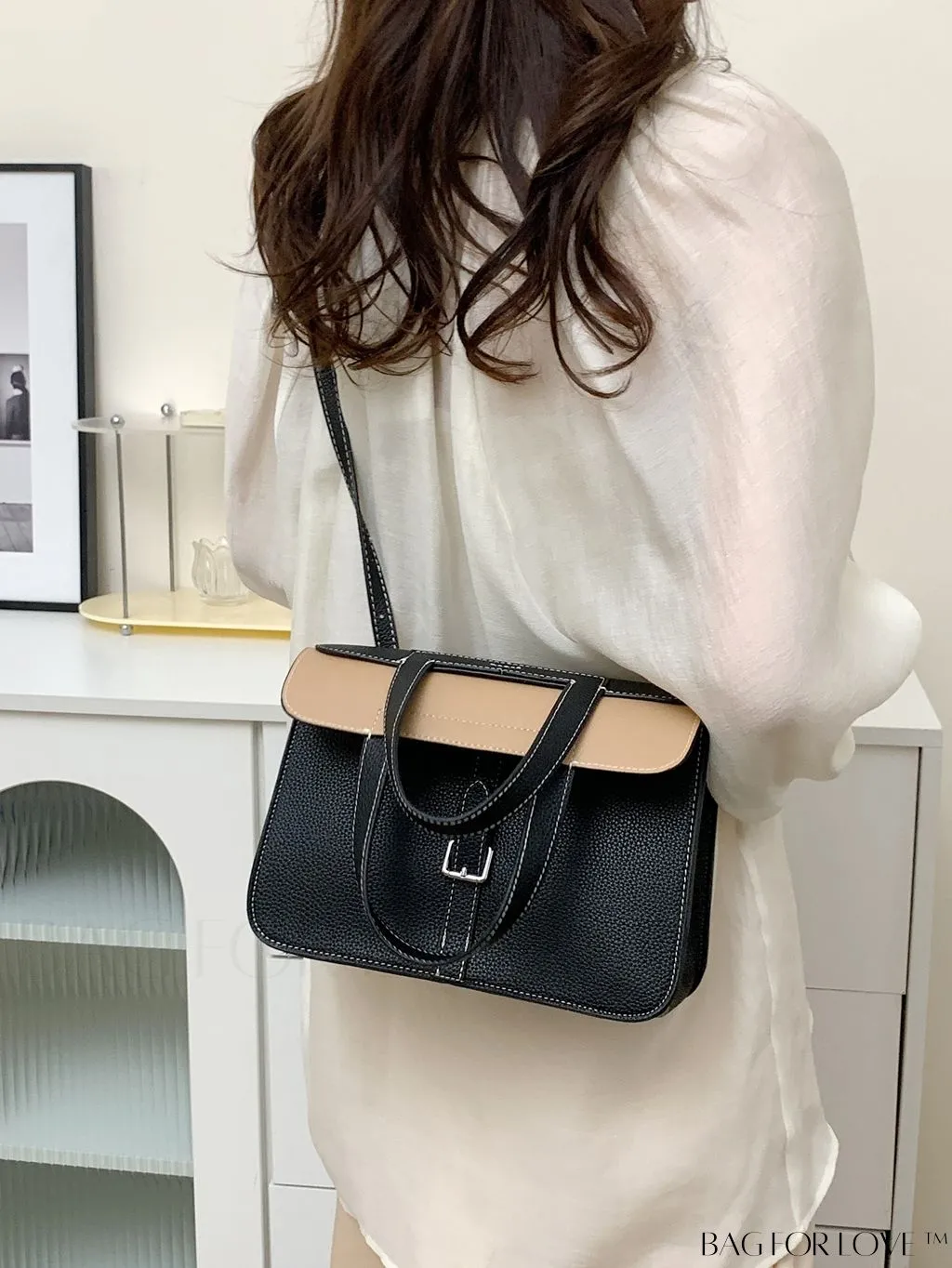 BagForLove - Stylish Handbag with Customizable Shoulder Strap - Contemporary Fashion Accessory