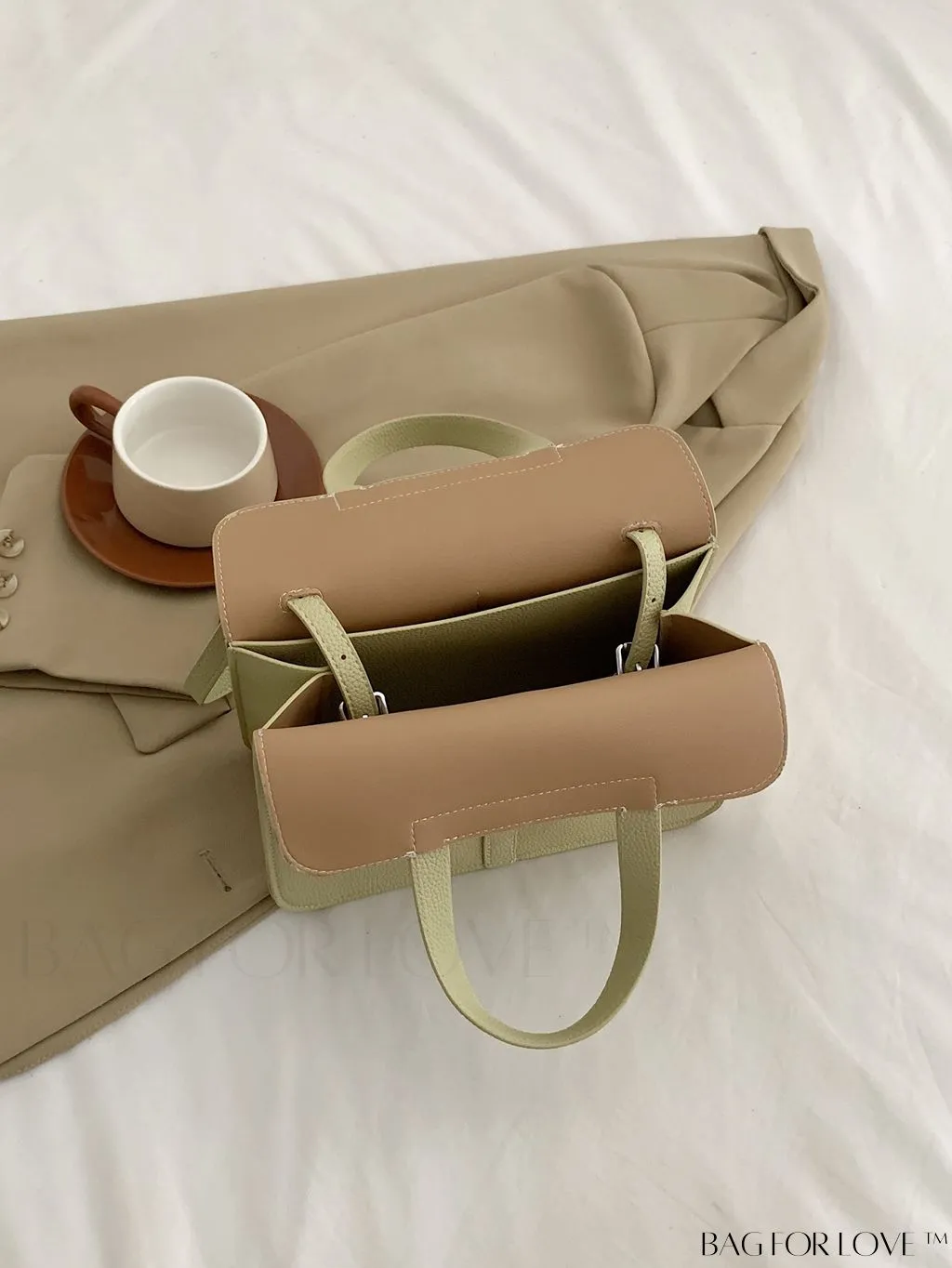 BagForLove - Stylish Handbag with Customizable Shoulder Strap - Contemporary Fashion Accessory
