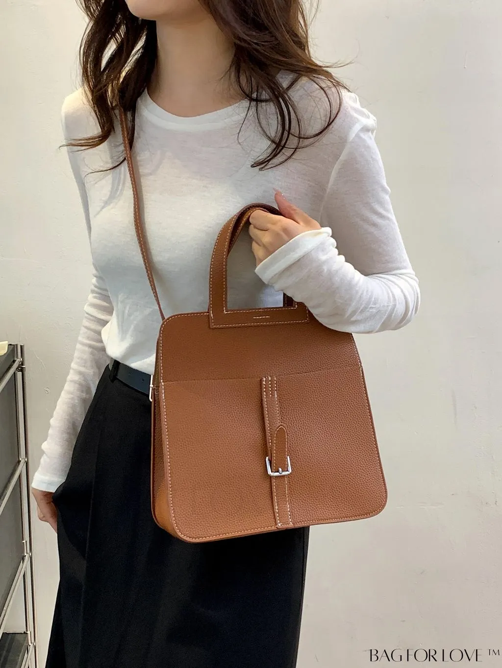 BagForLove - Stylish Handbag with Customizable Shoulder Strap - Contemporary Fashion Accessory
