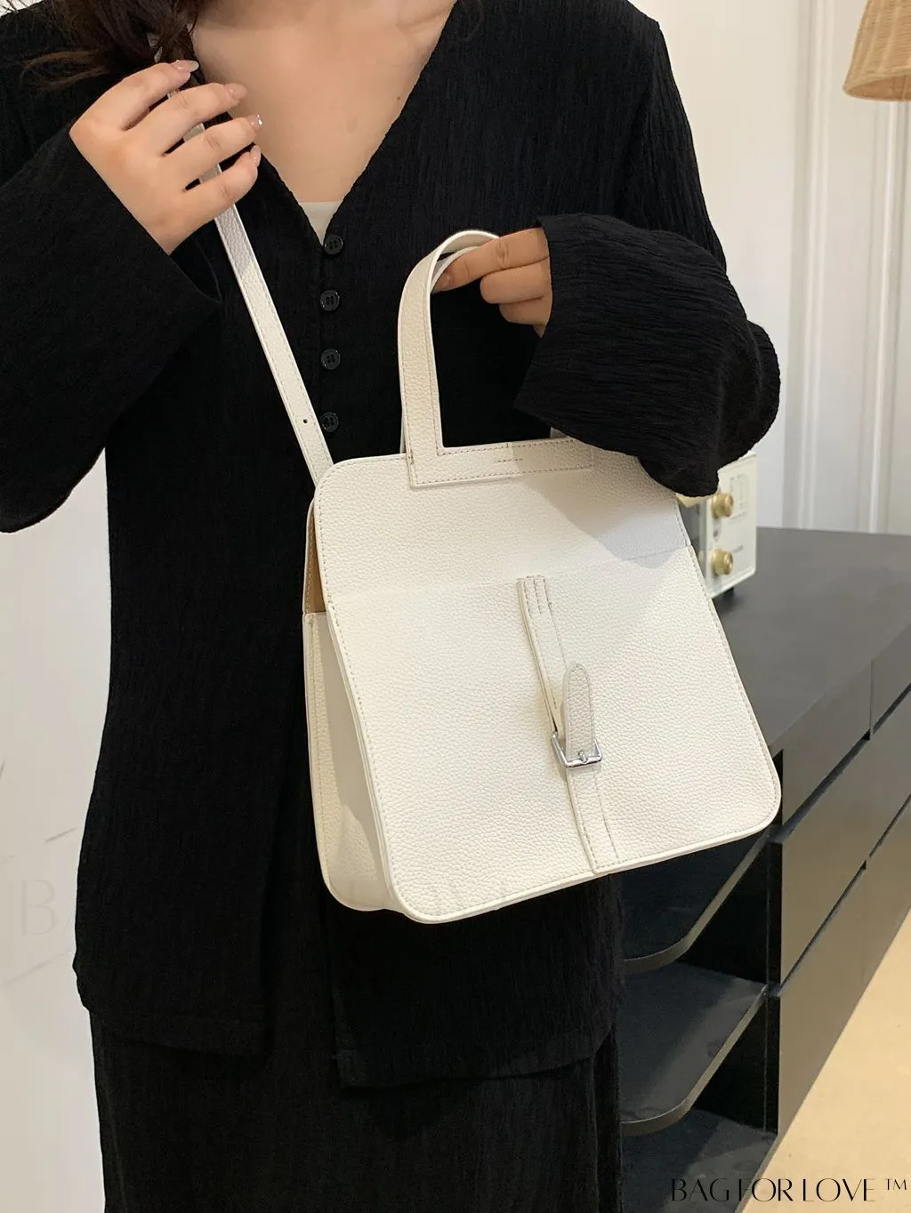 BagForLove - Stylish Handbag with Customizable Shoulder Strap - Contemporary Fashion Accessory