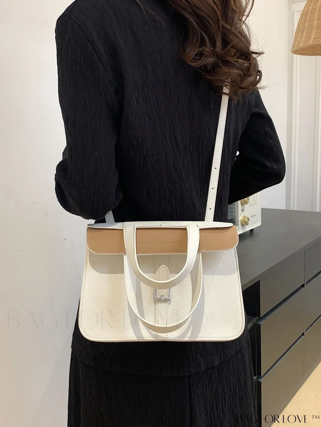 BagForLove - Stylish Handbag with Customizable Shoulder Strap - Contemporary Fashion Accessory
