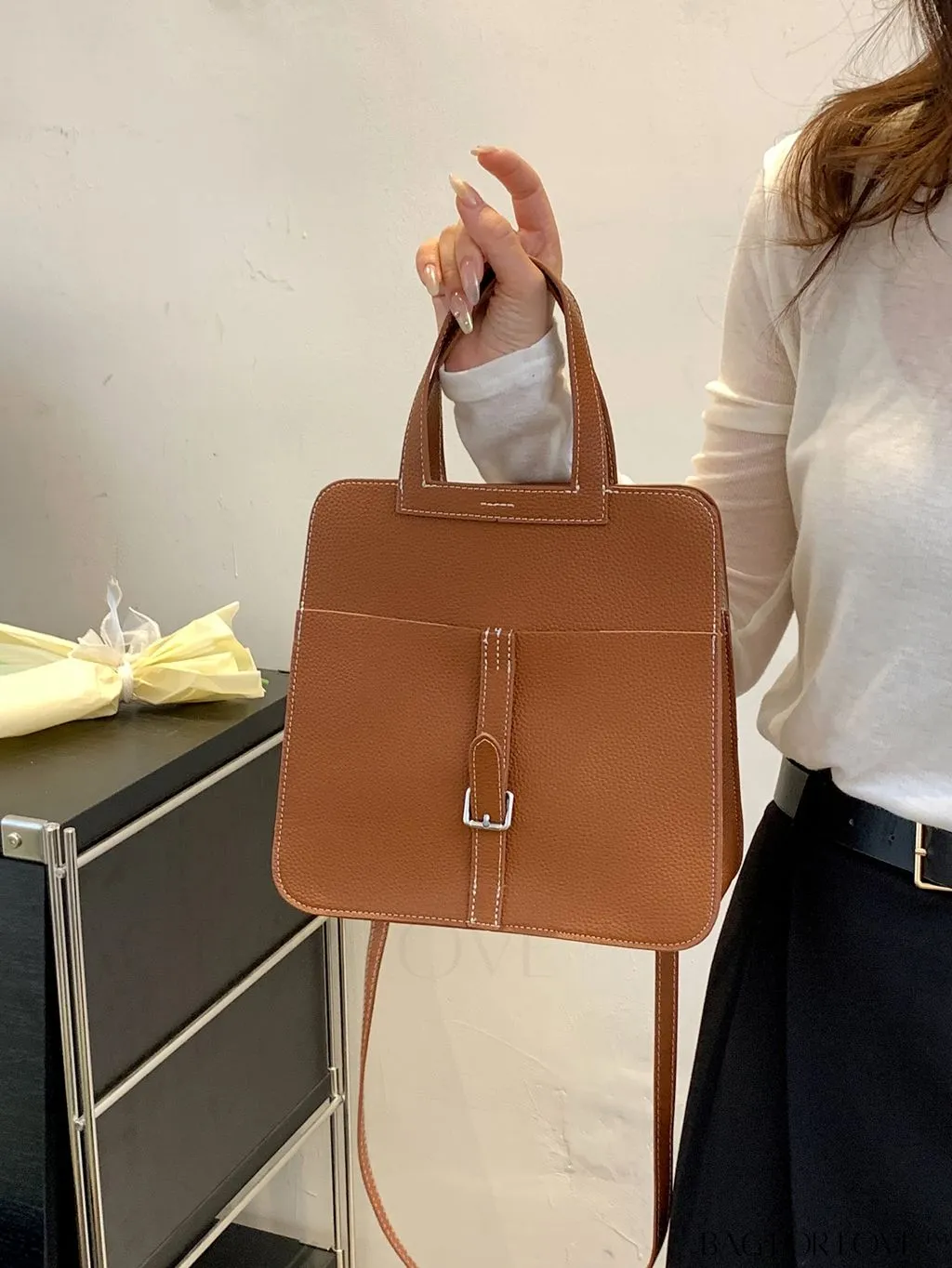 BagForLove - Stylish Handbag with Customizable Shoulder Strap - Contemporary Fashion Accessory