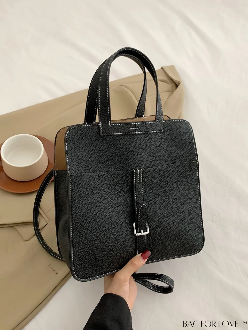BagForLove - Stylish Handbag with Customizable Shoulder Strap - Contemporary Fashion Accessory