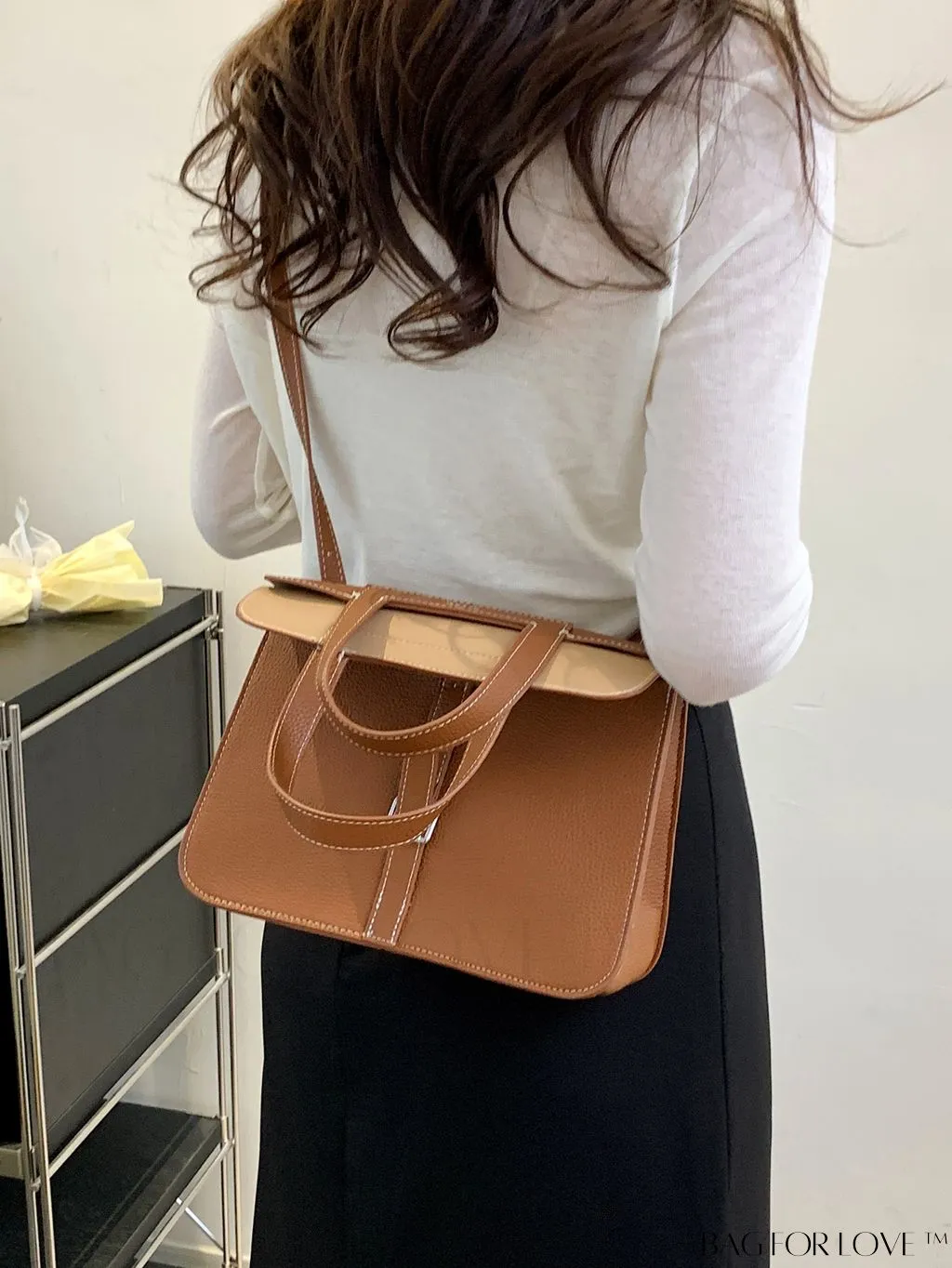 BagForLove - Stylish Handbag with Customizable Shoulder Strap - Contemporary Fashion Accessory
