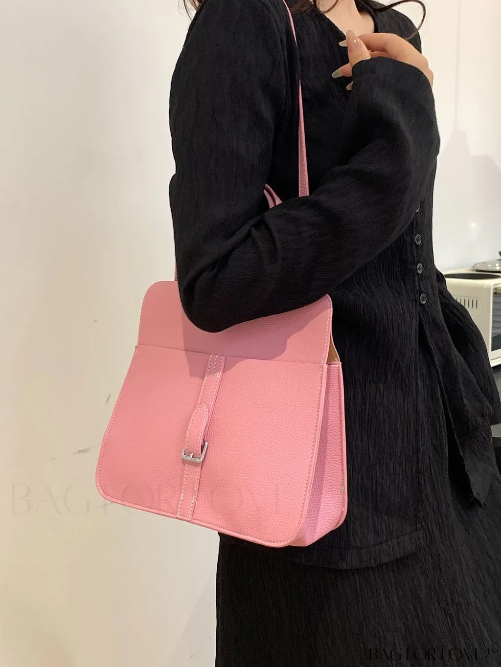 BagForLove - Stylish Handbag with Customizable Shoulder Strap - Contemporary Fashion Accessory