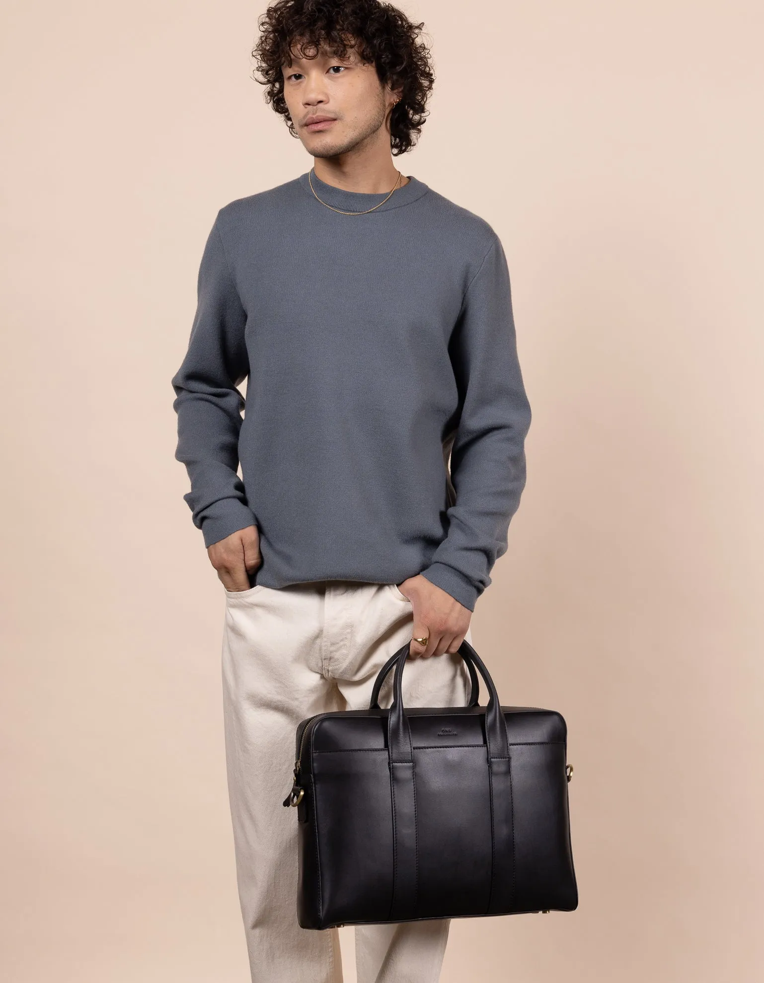 Harvey - Black Classic Leather