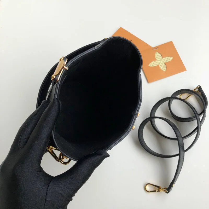 LOV2 Bags - Fashion Bags  2049