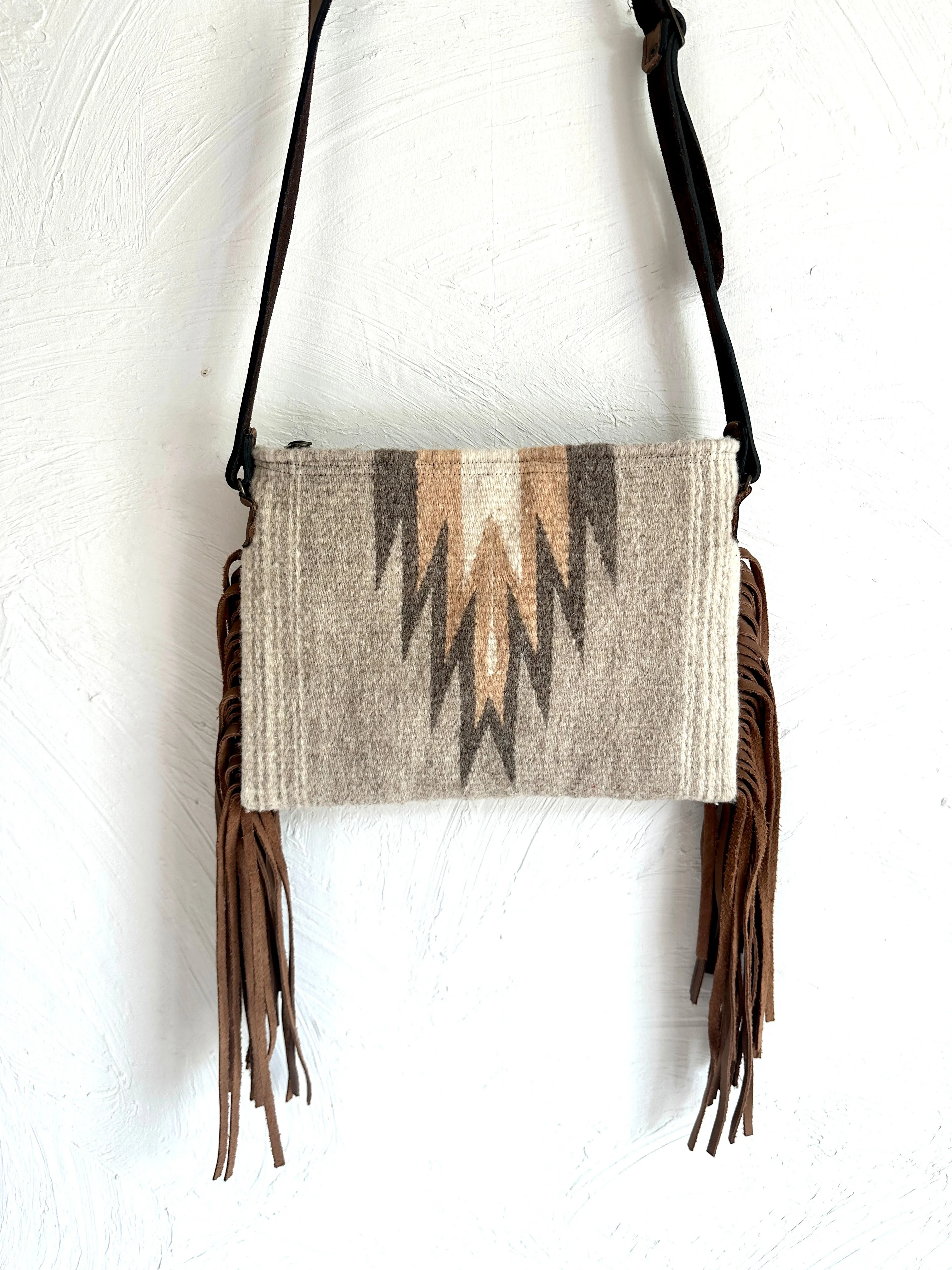 Manos Slim Fringe Neutral   more
