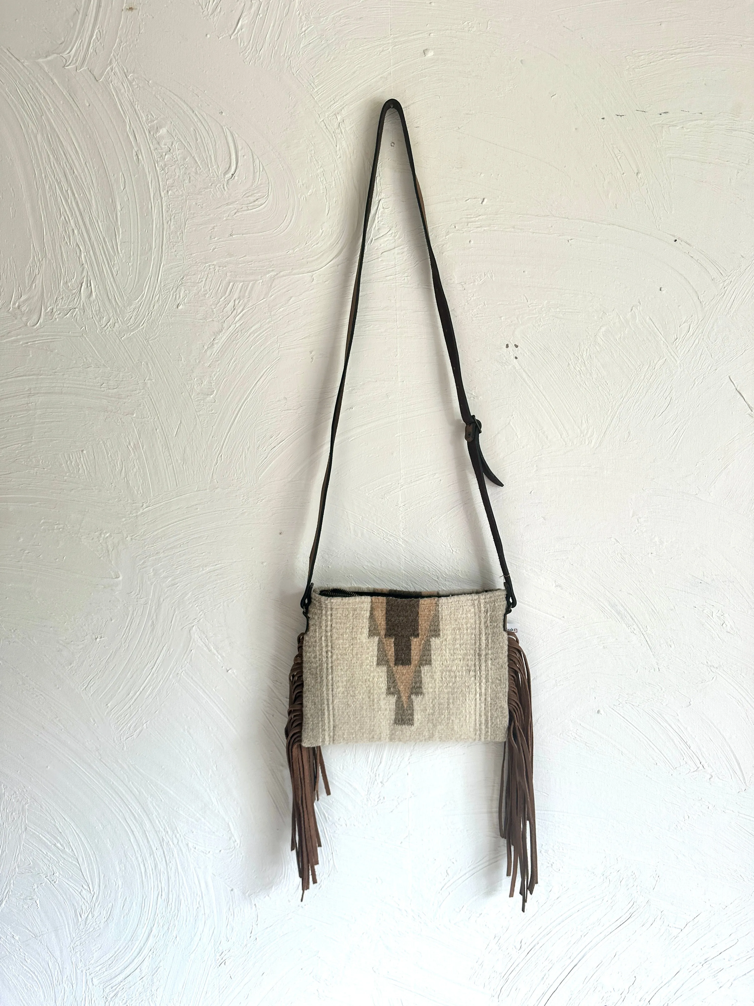 Manos Slim Fringe Neutral   more