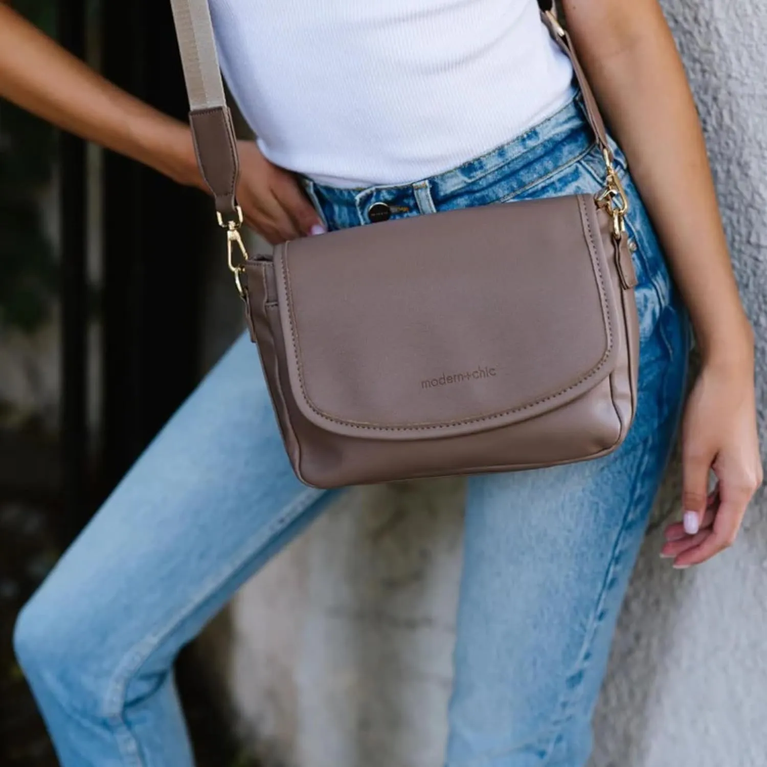 Modern Chic Crossbody Bag for Women - The Signature Crossbody Purse, Vegan Leather Sling Bag with Matching Wallet & Key Fob