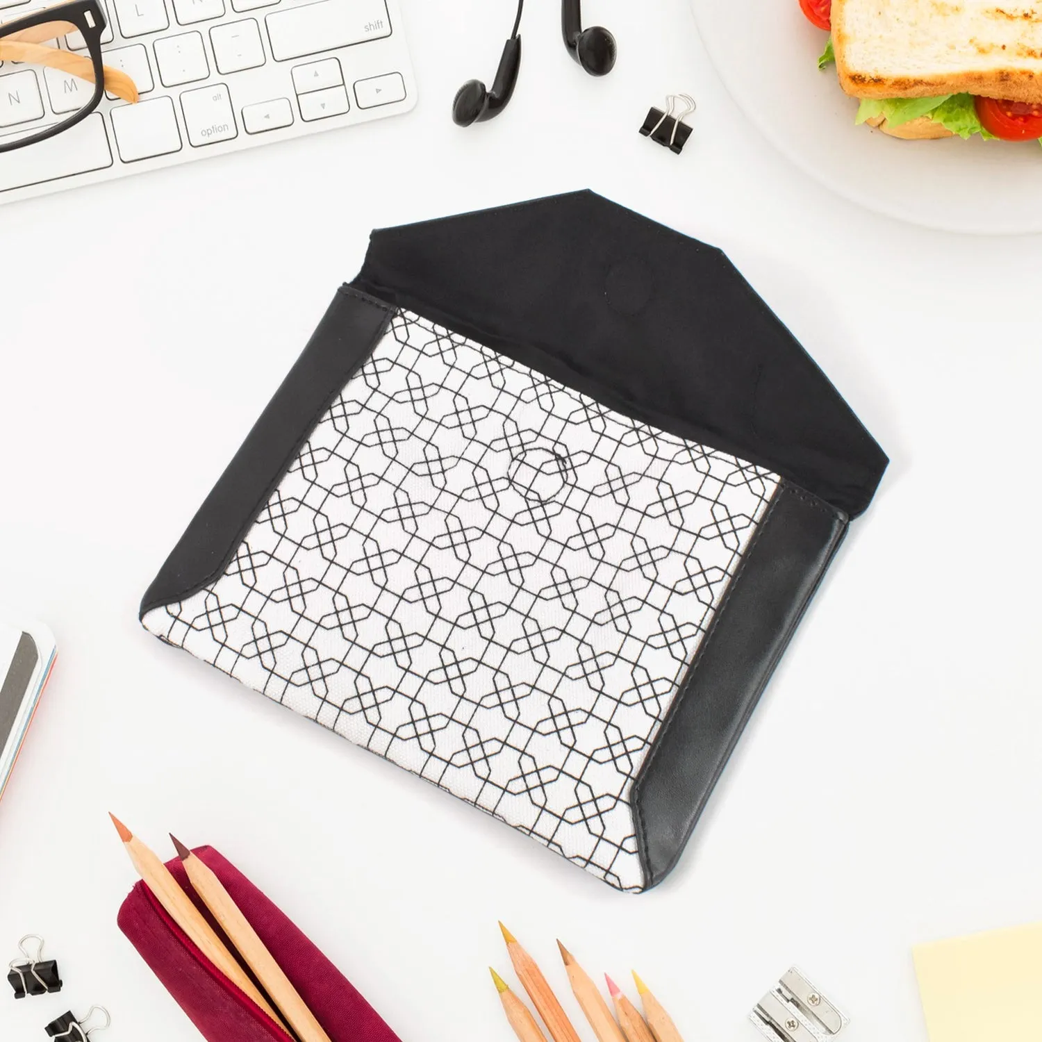 Multipurpose Pouch with Magnetic Lock (1 Pc)