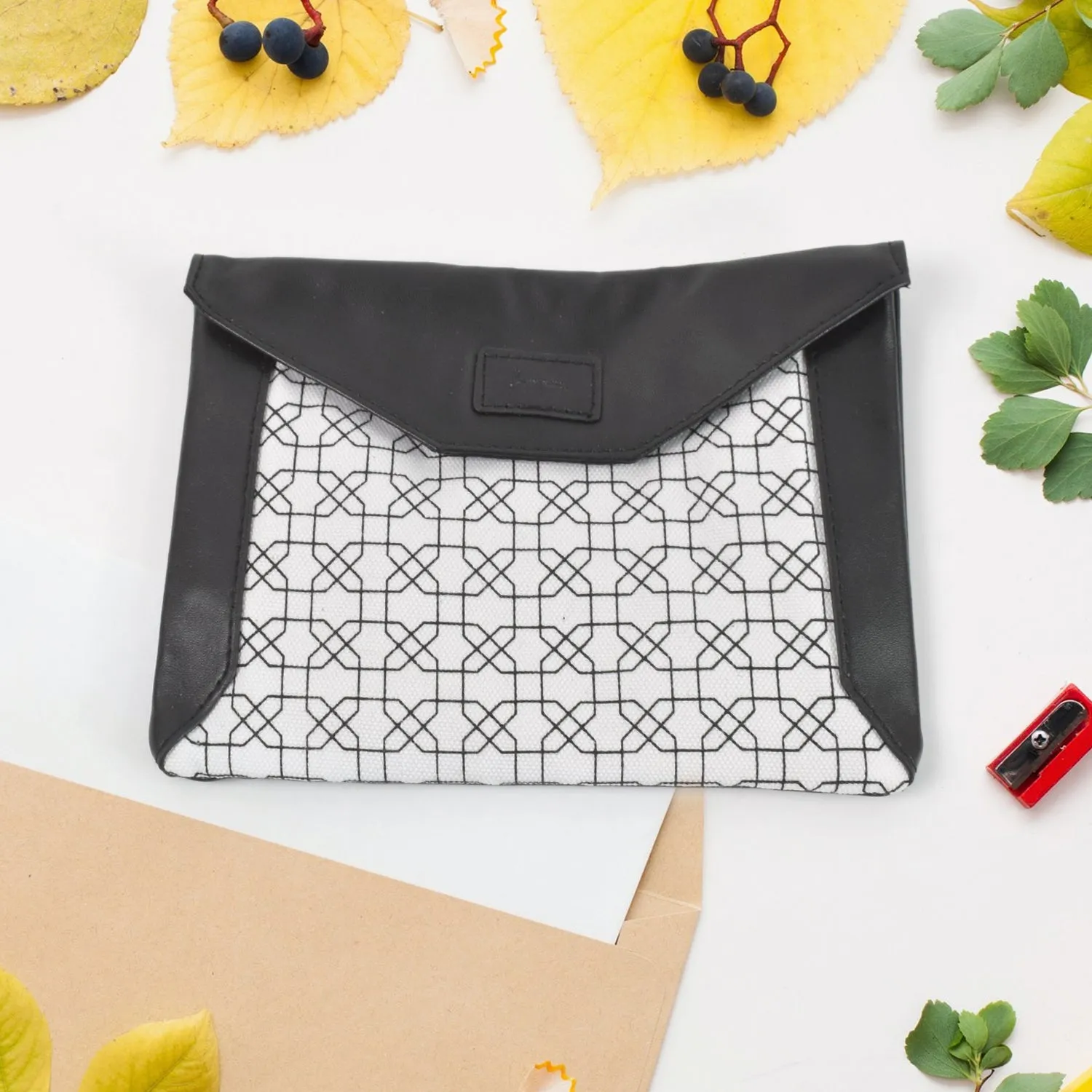 Multipurpose Pouch with Magnetic Lock (1 Pc)