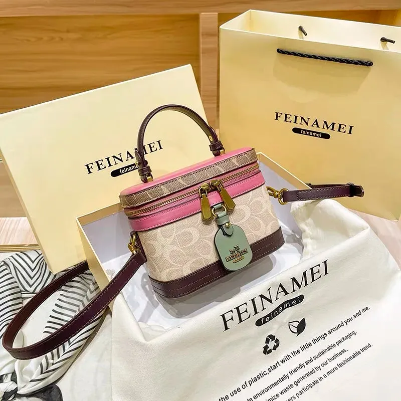 New minimalist and fashionable small handbag
