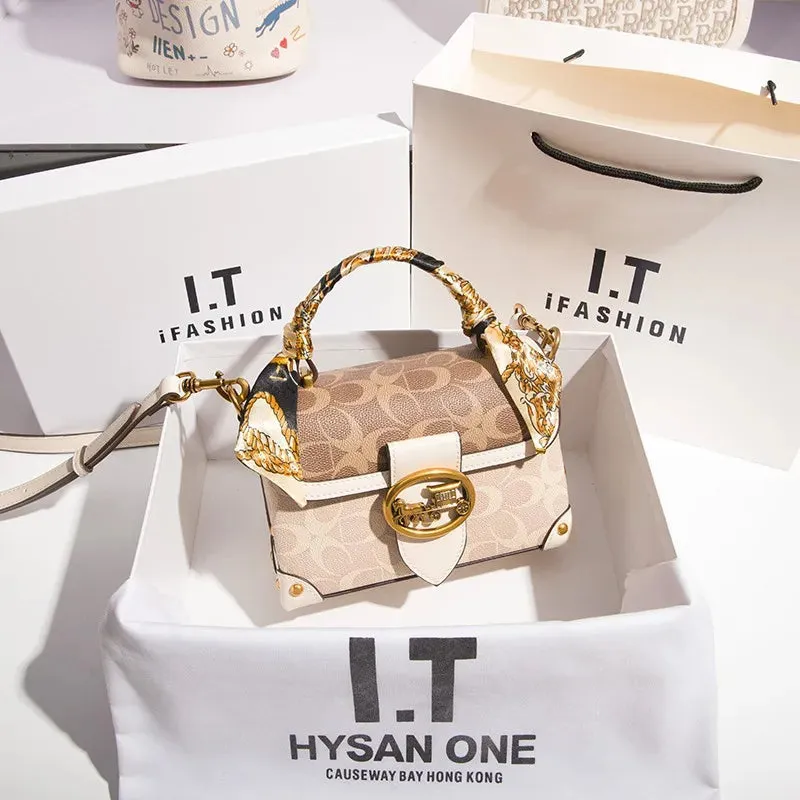 New minimalist and fashionable small handbag