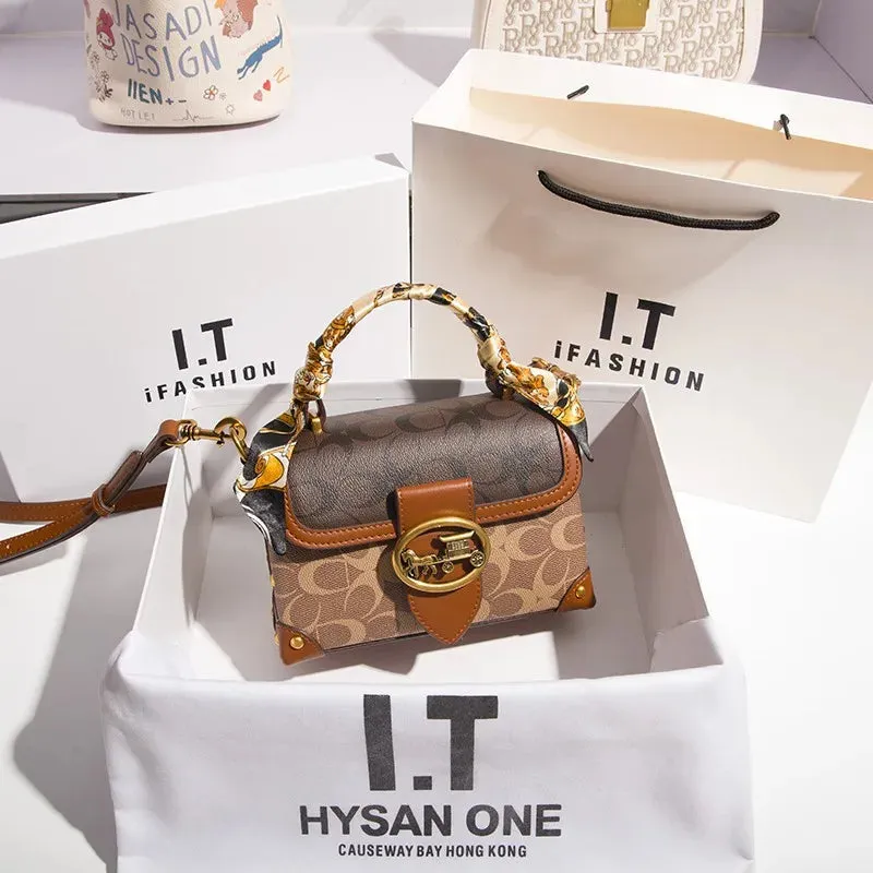New minimalist and fashionable small handbag
