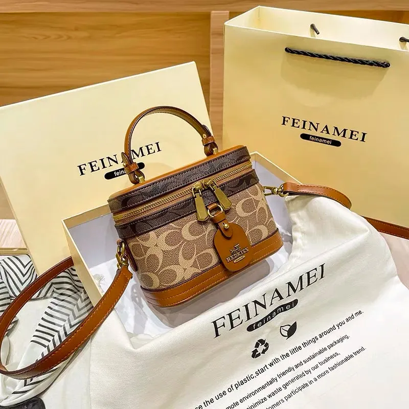 New minimalist and fashionable small handbag