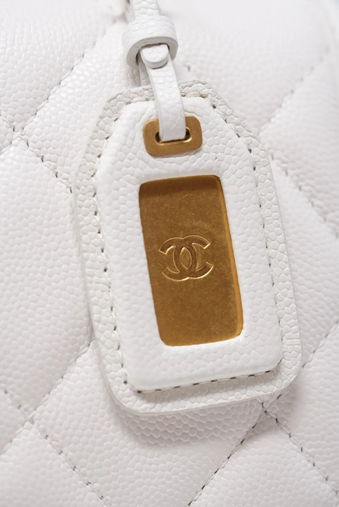 Pre-Owned Chanel 22K Flap with Top Handle Caviar